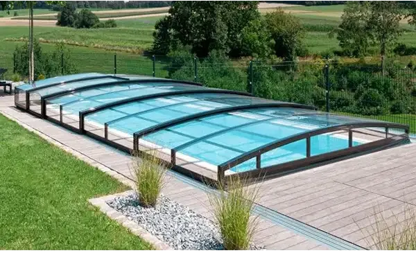 Modern Pooltaket Special med RAL7016 antracit profiler, böjd glasöverdrag